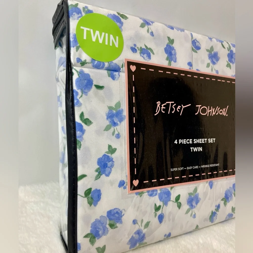 BETSEY JOHNSON ROSEBUD Microfiber White Blue TWIN‎ Sheet Set NWT